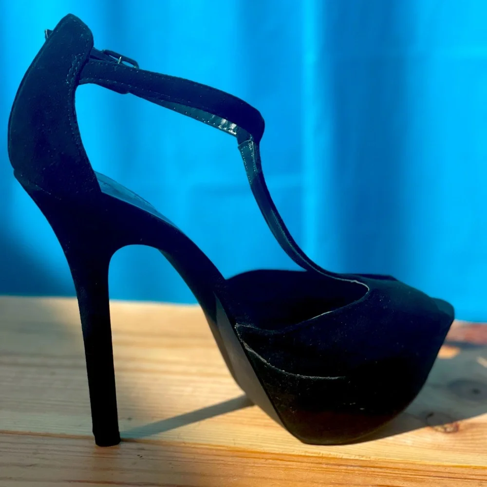 Platforms black size 6 by Carlos